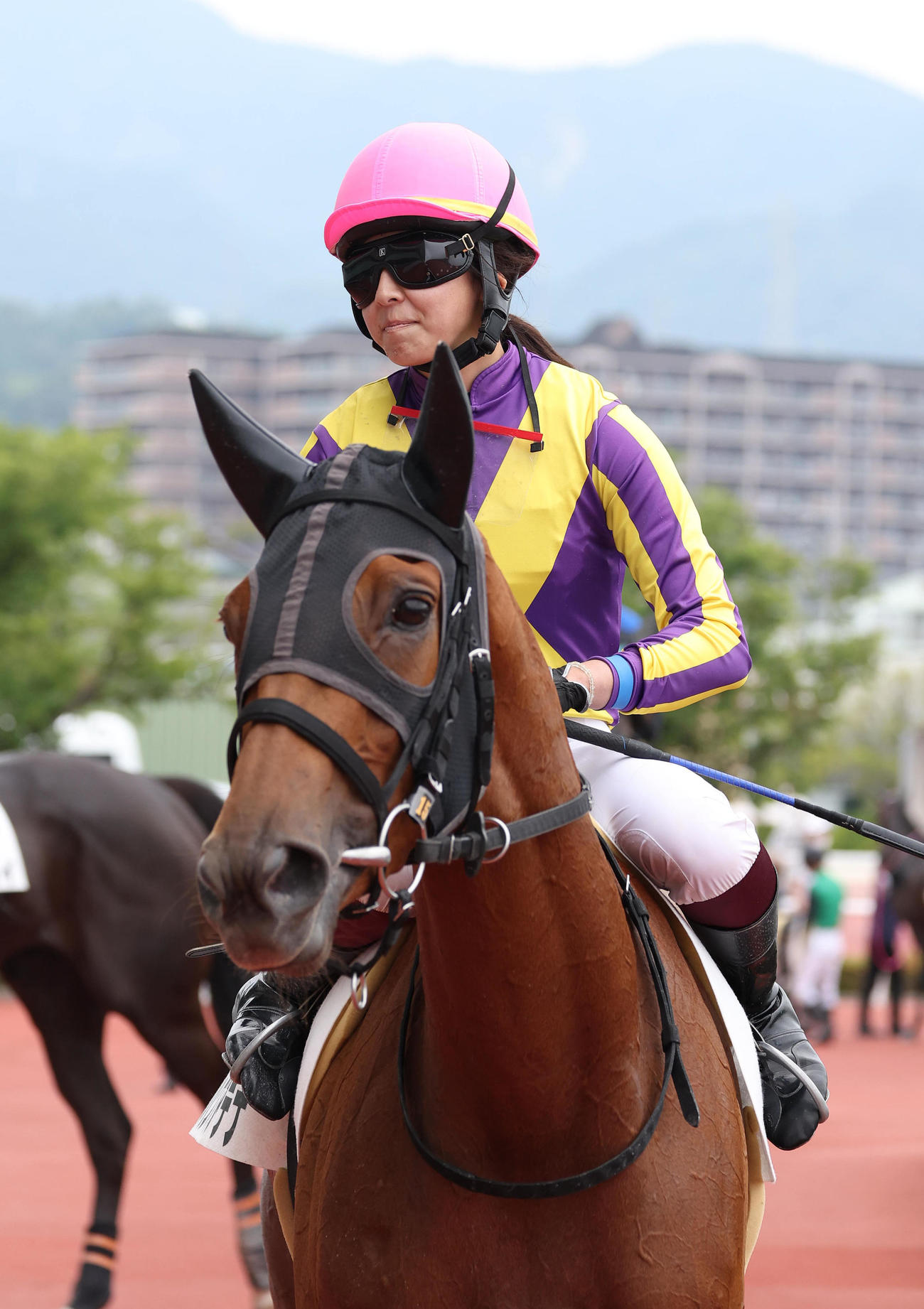 6月18日、阪神1R3歳未勝利を制したハクアイアテナと今村聖奈騎手