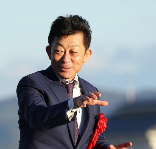 朝日杯FSをアドマイヤズームで制した友道師(撮影・白石智彦)