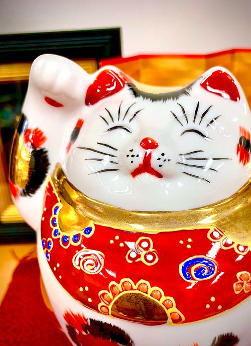 右手挙げは「お金招き」だそうです。頼みます！