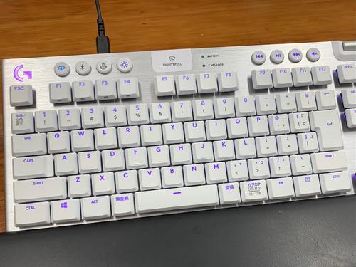 キーボードを交換。7色に変化します