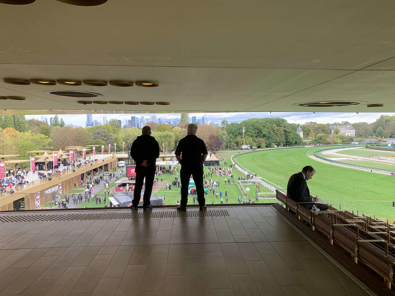 決戦の舞台となるパリ・ロンシャン競馬場
