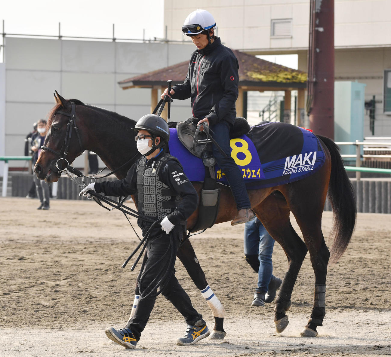 ボーンディスウェイと石橋脩騎手（2022年4月6日撮影）