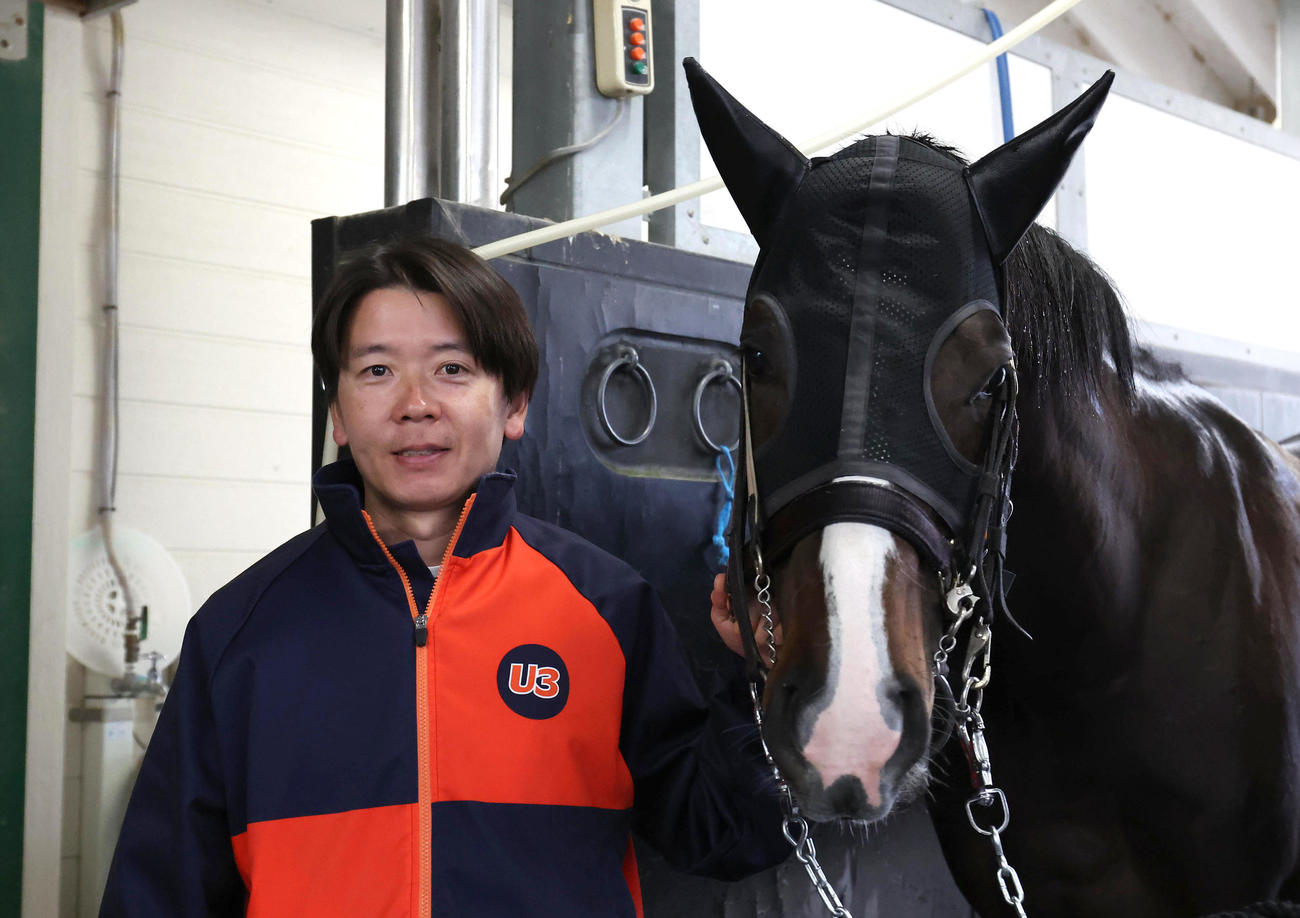 柴田未騎手とビーアストニッシド（撮影・白石智彦）