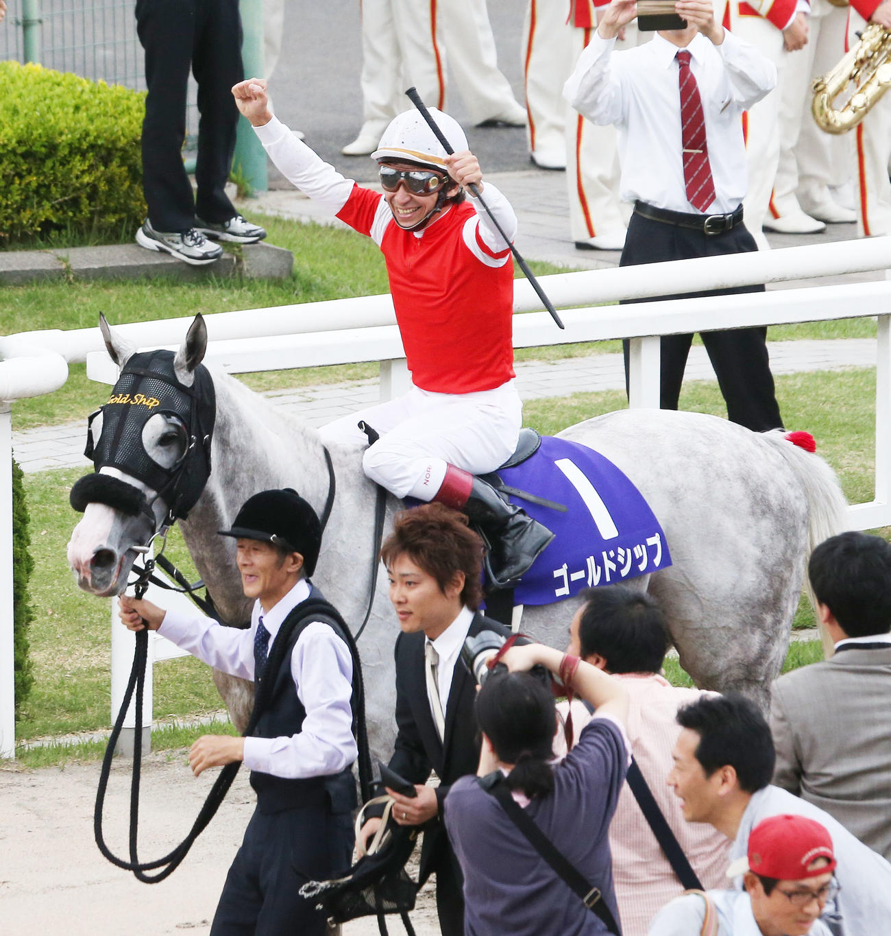 15年天皇賞・春をゴールドシップで制した横山和騎手の父横山典弘騎手