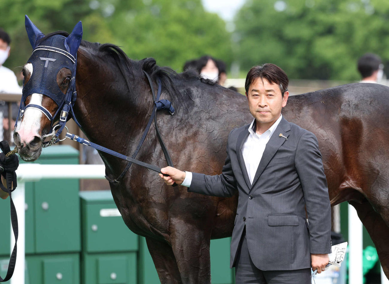 緑風Sをアルビージャで制してJRA通算600勝を達成した手塚師（撮影・丹羽敏通）