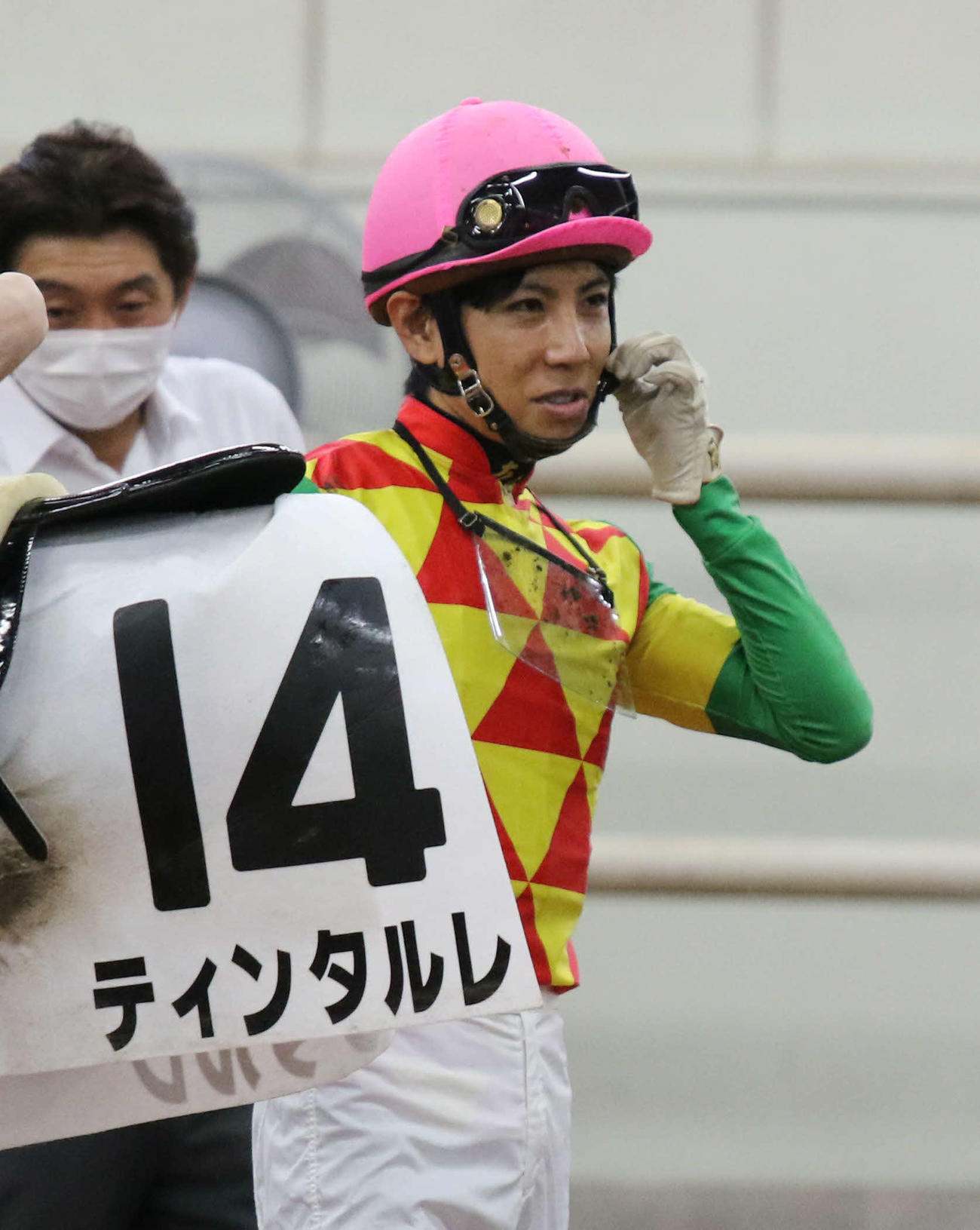 復帰初戦は着外に敗れた北村友一騎手（撮影・渦原淳）