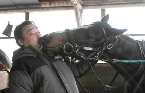 ジャングルポケット斉藤慎二の愛馬オマタセシマシタ、門別6Rのデビュー 