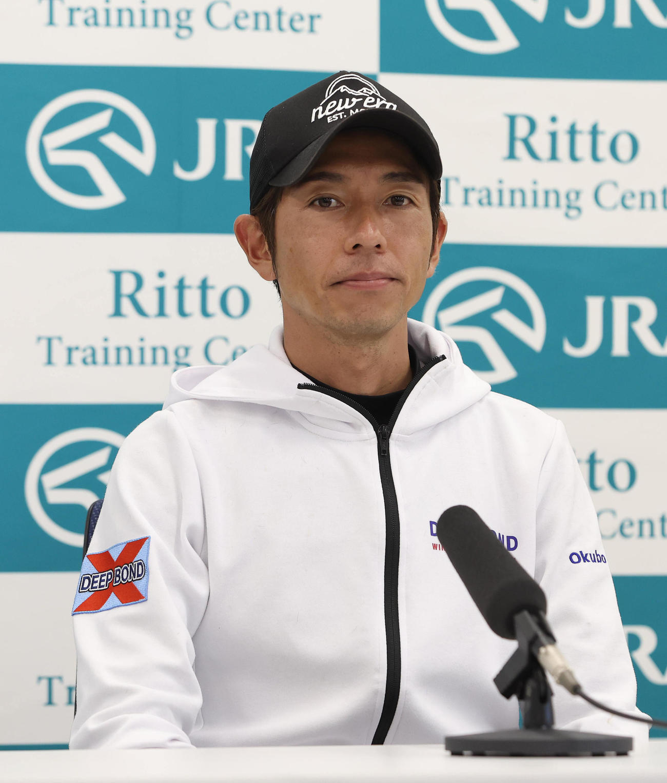 22日、宝塚記念の共同会見に臨む和田騎手