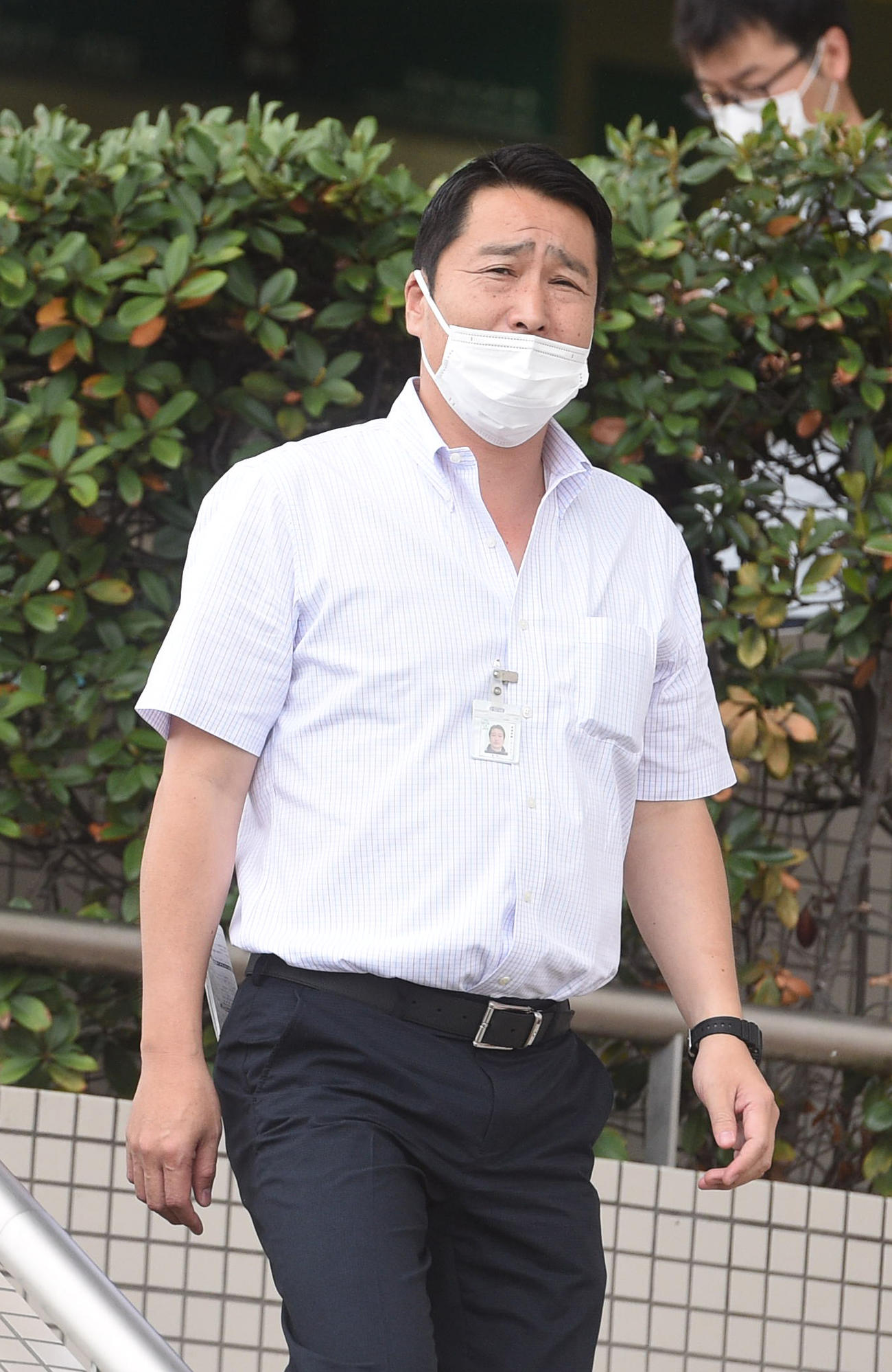 福島競馬1Rで1着ハンデンリリーで300勝を達成した牧光二調教師（撮影・柴田隆二）