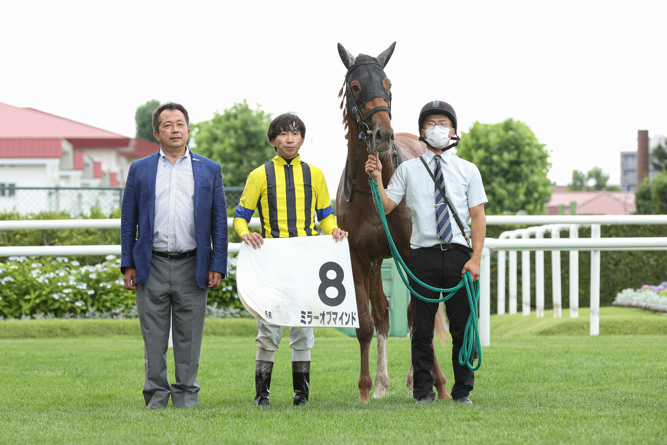 デビュー戦を制したミラーオブマインド（撮影・村野早祐）