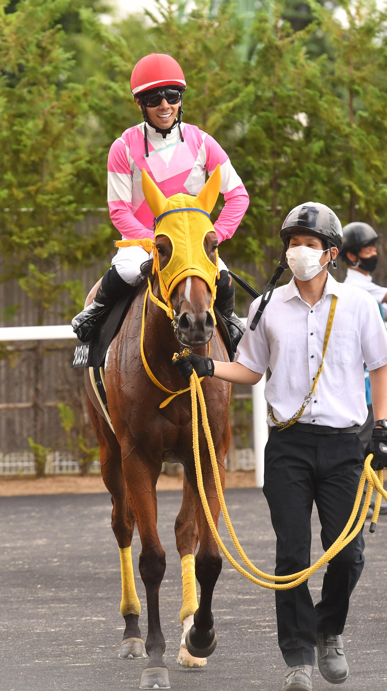 安達太良Sを制し引き揚げるクインズメリッサと藤懸騎手（撮影・柴田隆二）