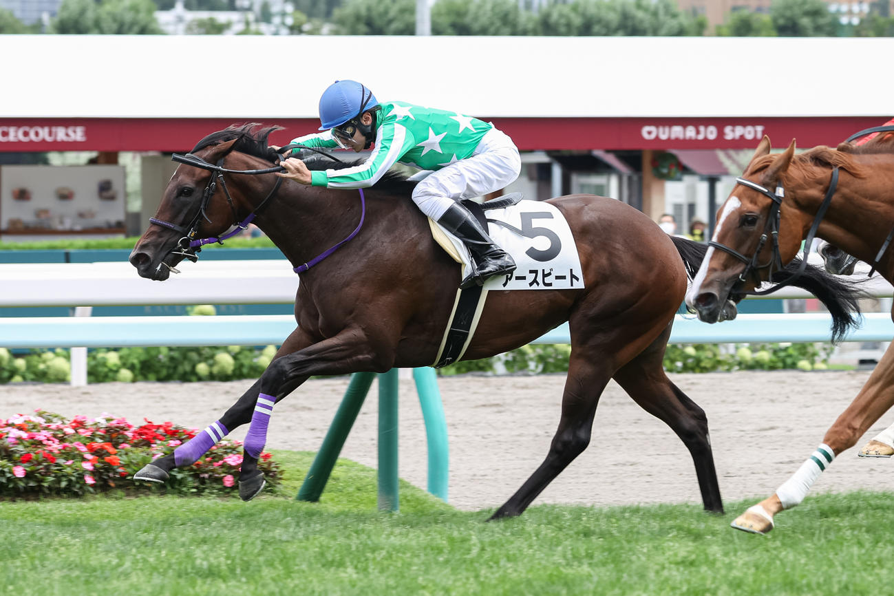 デビュー戦を制したアースビート（撮影・村野早祐）