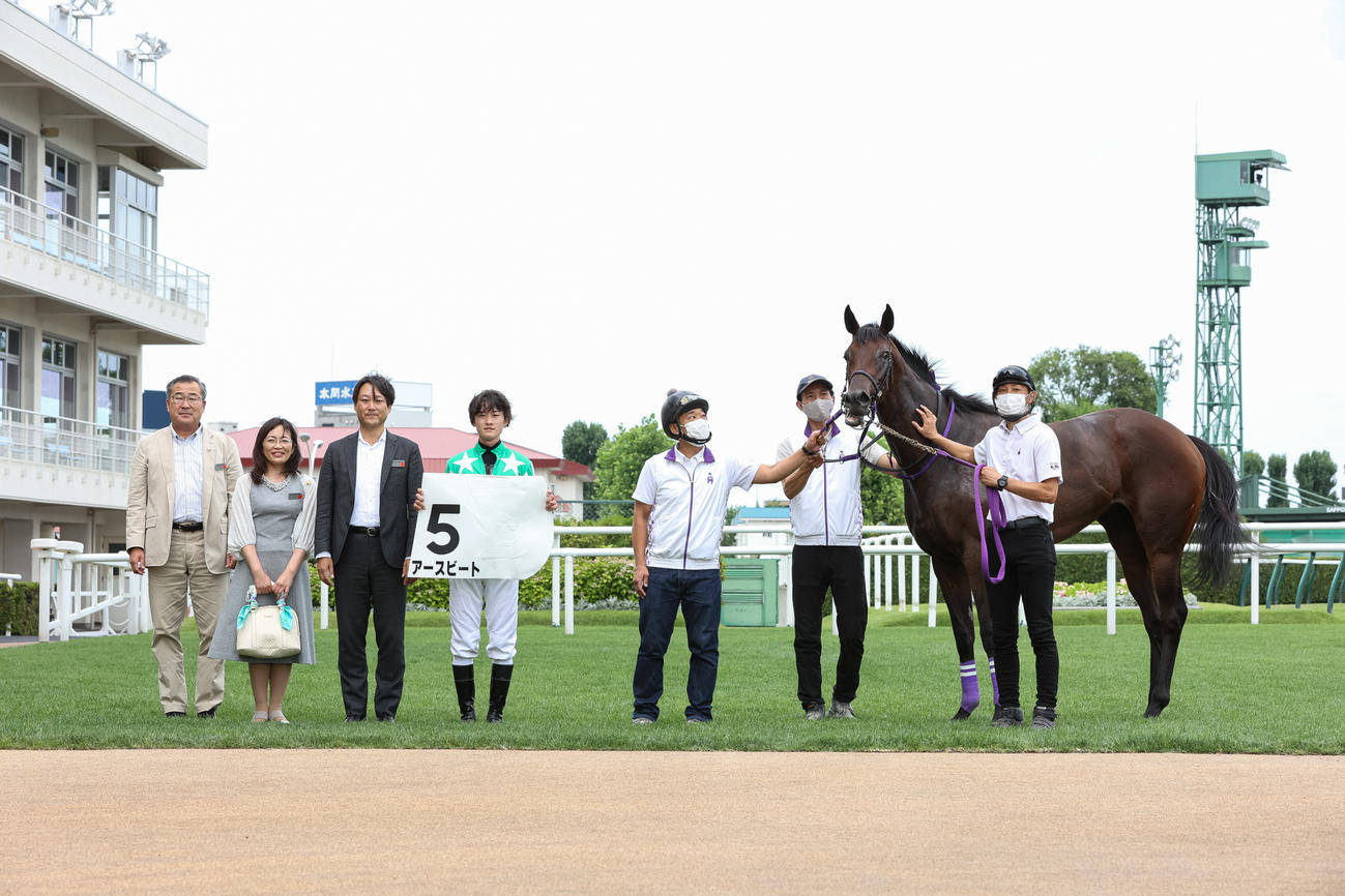 デビュー戦を制したアースビート（撮影・村野早祐）