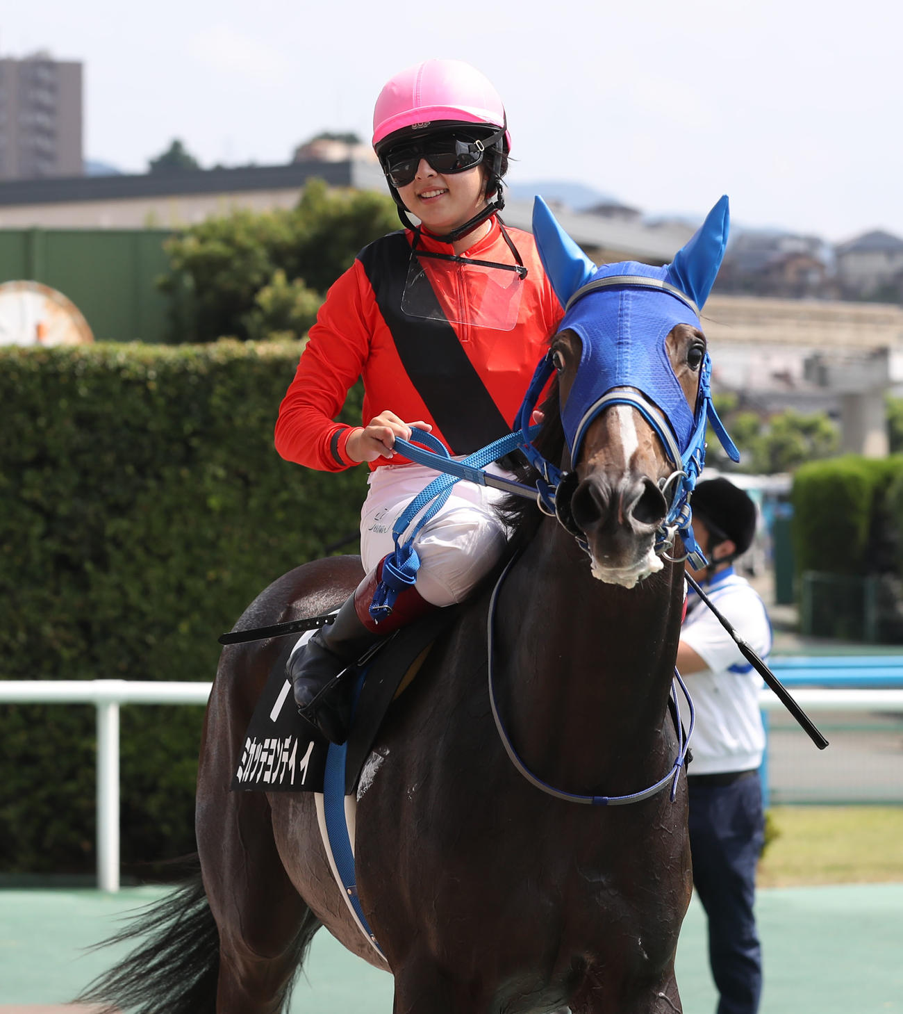 小倉9Rフェニックス賞で1着のミカッテヨンデイイと今村聖奈騎手（撮影・屋方直哉）