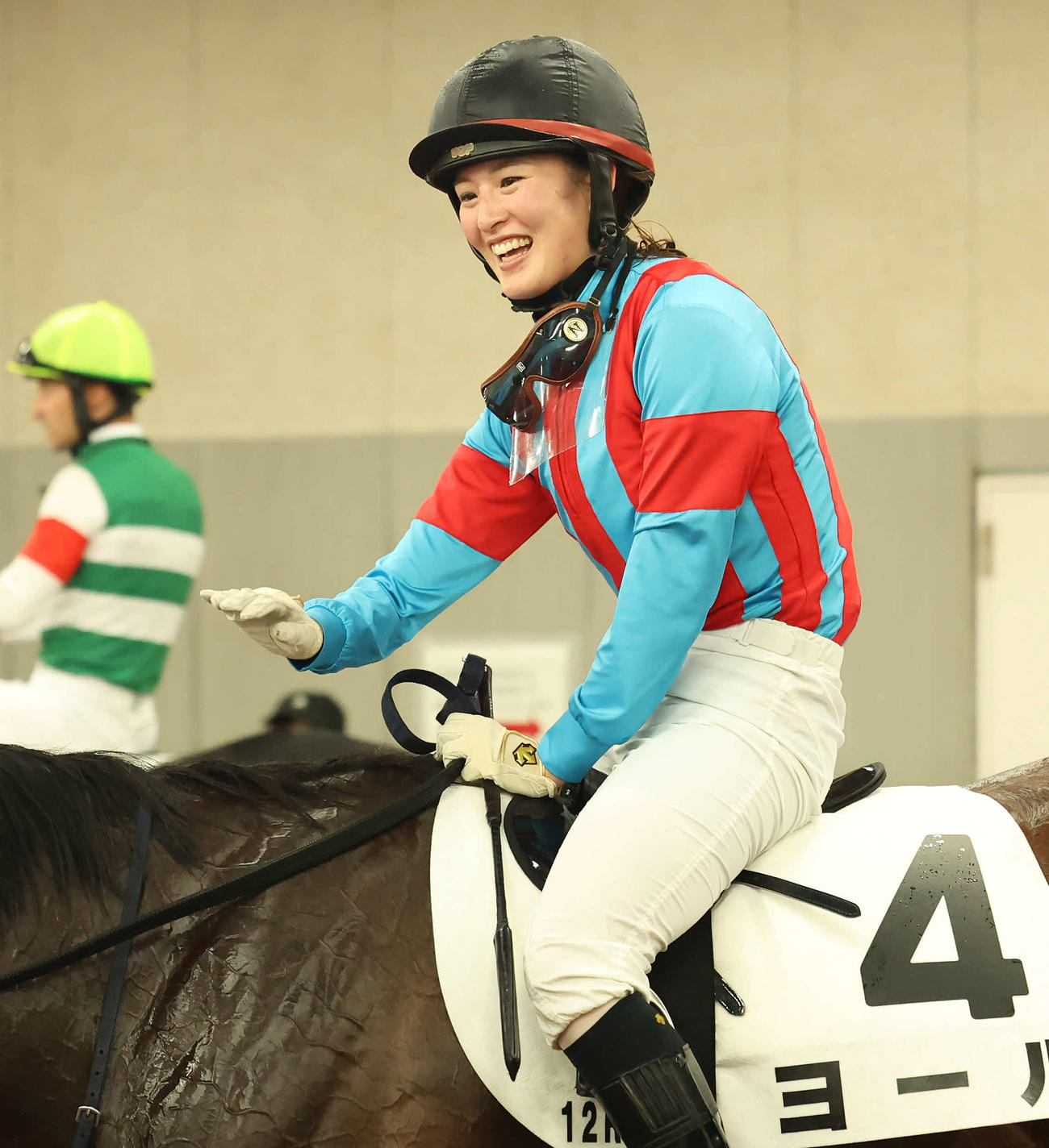 新潟12Rをヨールで逃げ切った藤田騎手（撮影・丹羽敏通）