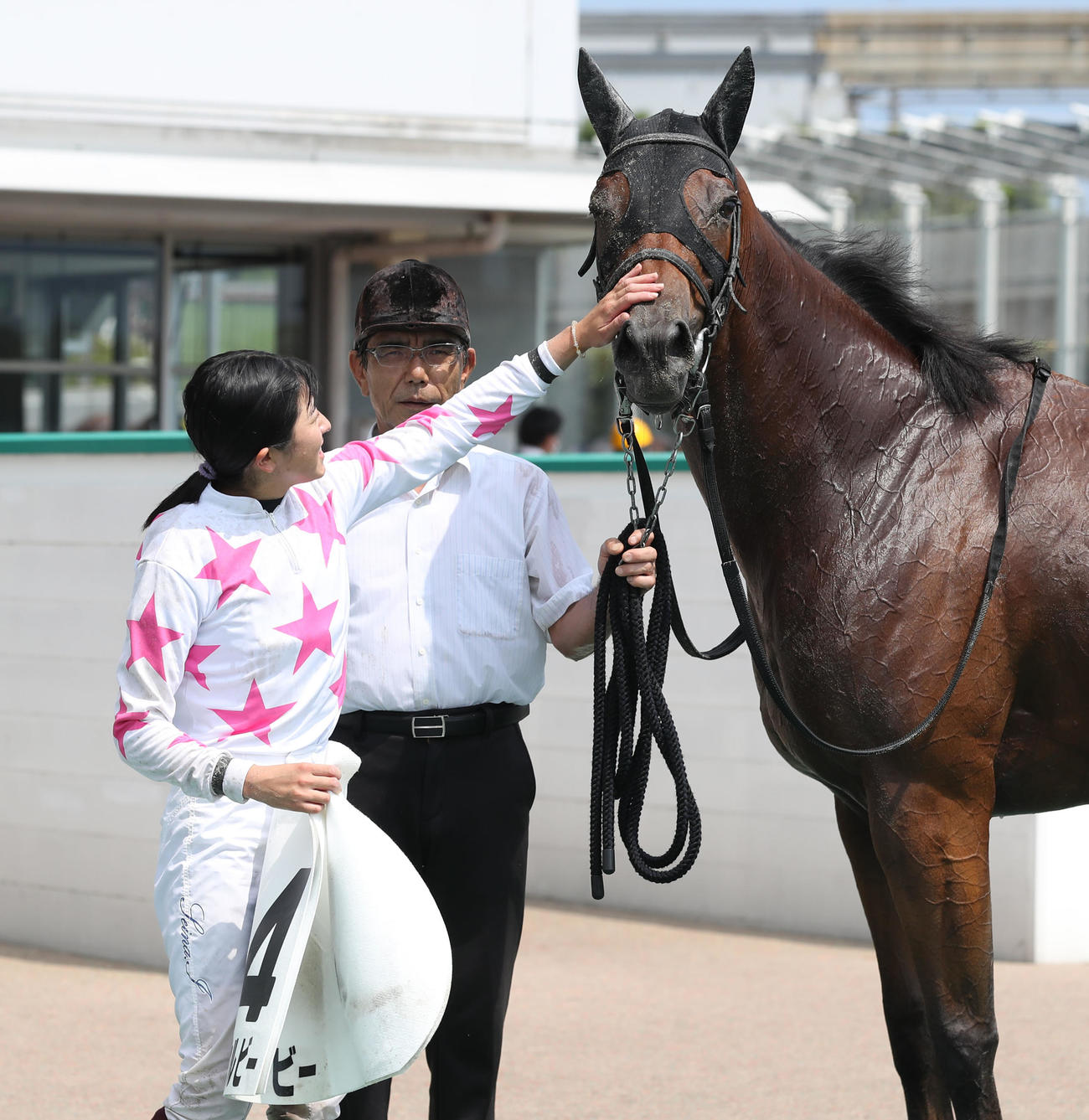 小倉8Rで1着のマテンロウルビーと今村聖奈騎手（撮影・屋方直哉）