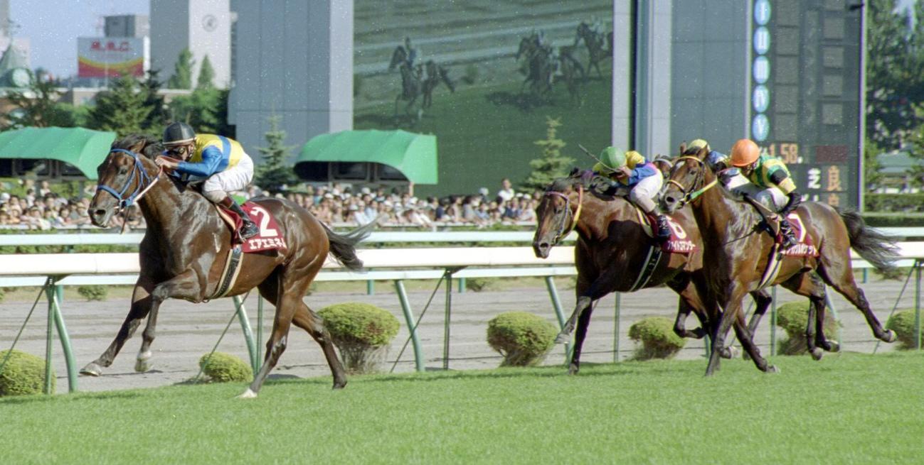 2001年8月、札幌記念を制したエアエミネムと蛯名正義騎手