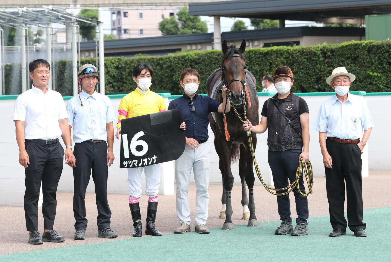 1着サツマノオンナと藤岡康太騎手（撮影・梅根麻紀）