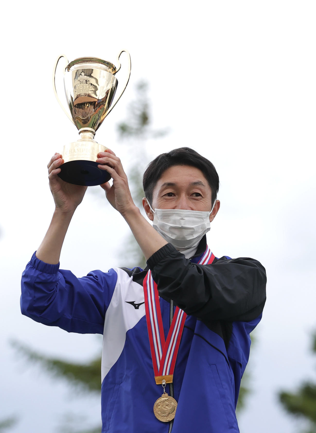 2022WASJで総合優勝に輝いた武豊騎手（撮影・村野早祐）