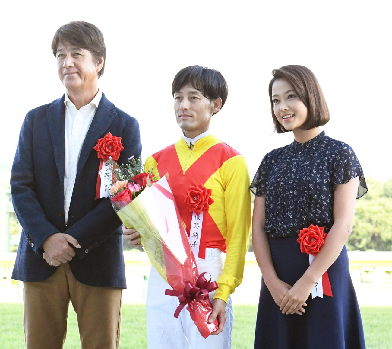 新潟記念のプレゼンターを務めた草刈麻有（右）（2017年9月3日撮影）