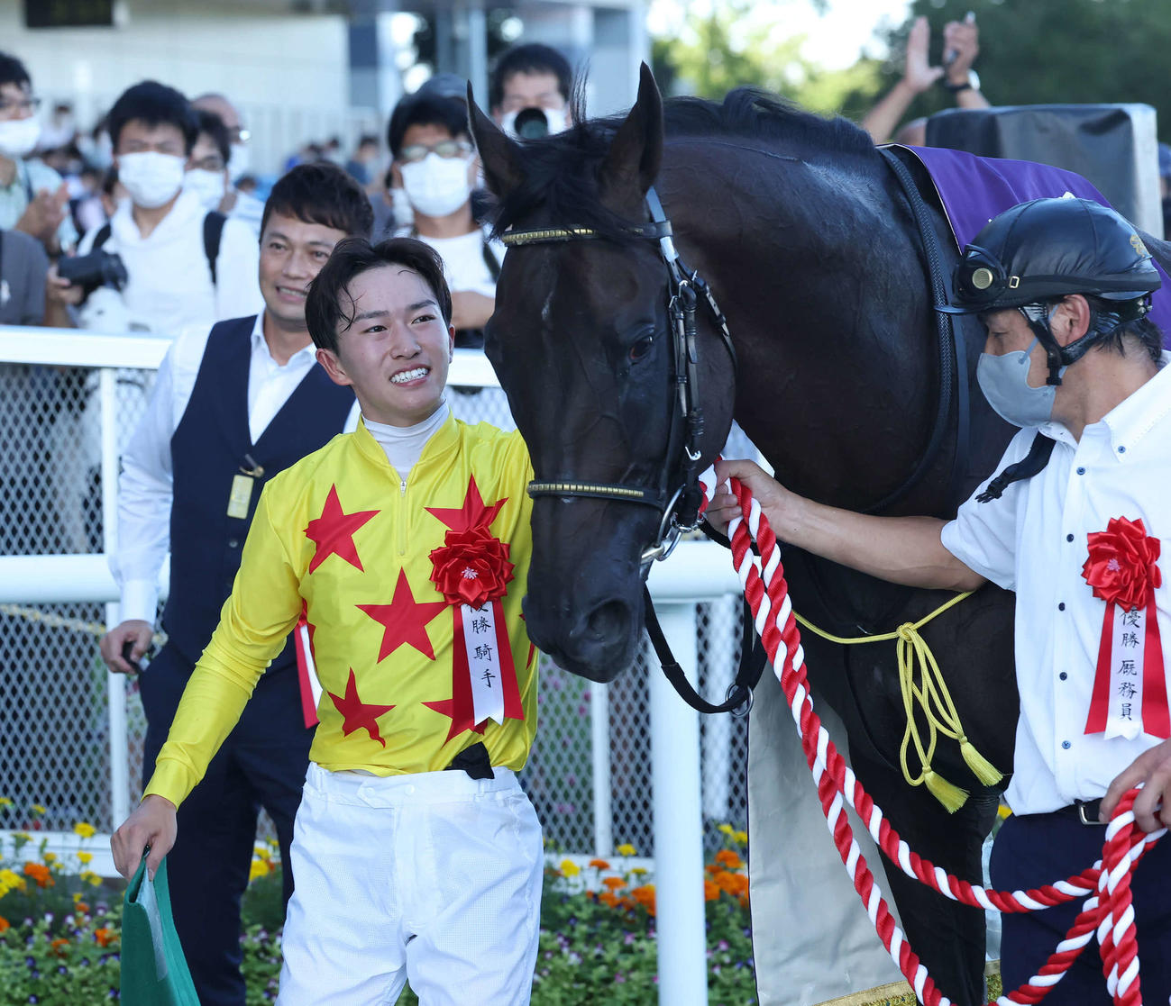 カラテで新潟記念を制した菅原明騎手（撮影・丹羽敏通）