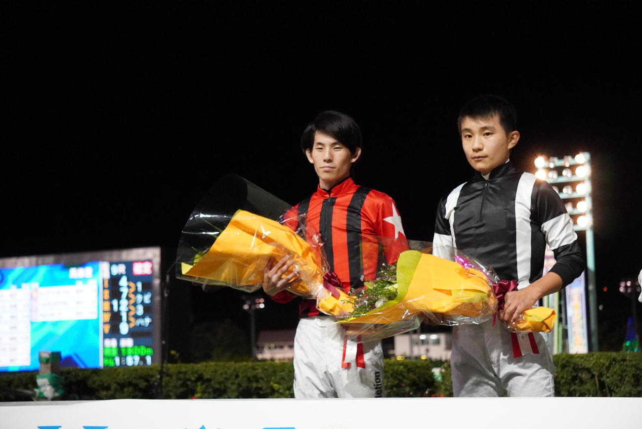 ヤングジョッキーズTR船橋で第1戦を制した大木天翔騎手（左）と第2戦を制した佐々木大輔騎手