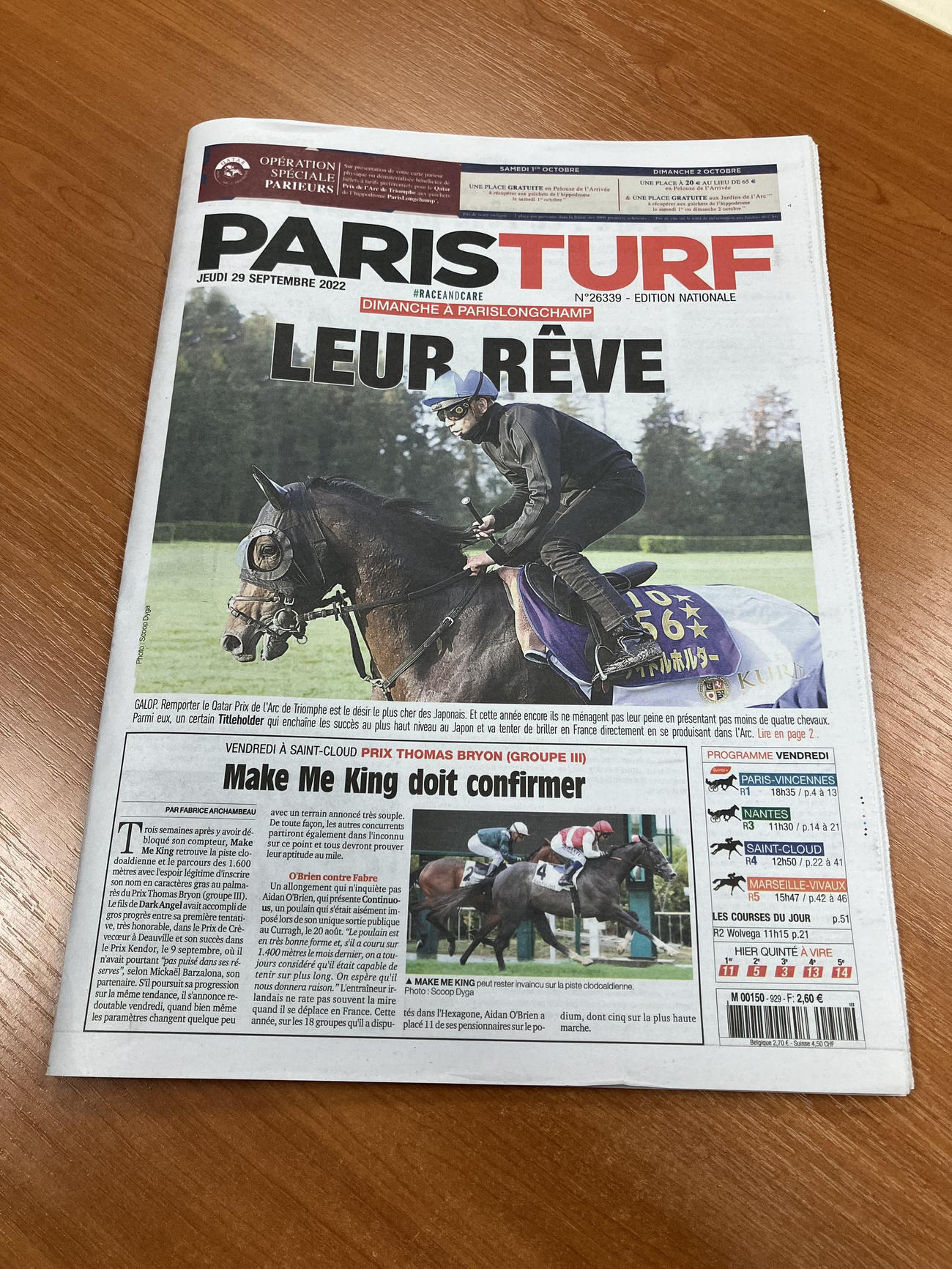 29日、地元競馬紙「PARIS TURF」の1面を飾ったタイトルホルダー（撮影・奥田隼人）