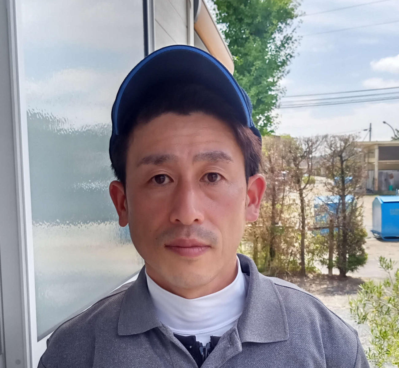 今村聖奈騎手の父で調教助手の康成さん（2022年6月24日撮影）
