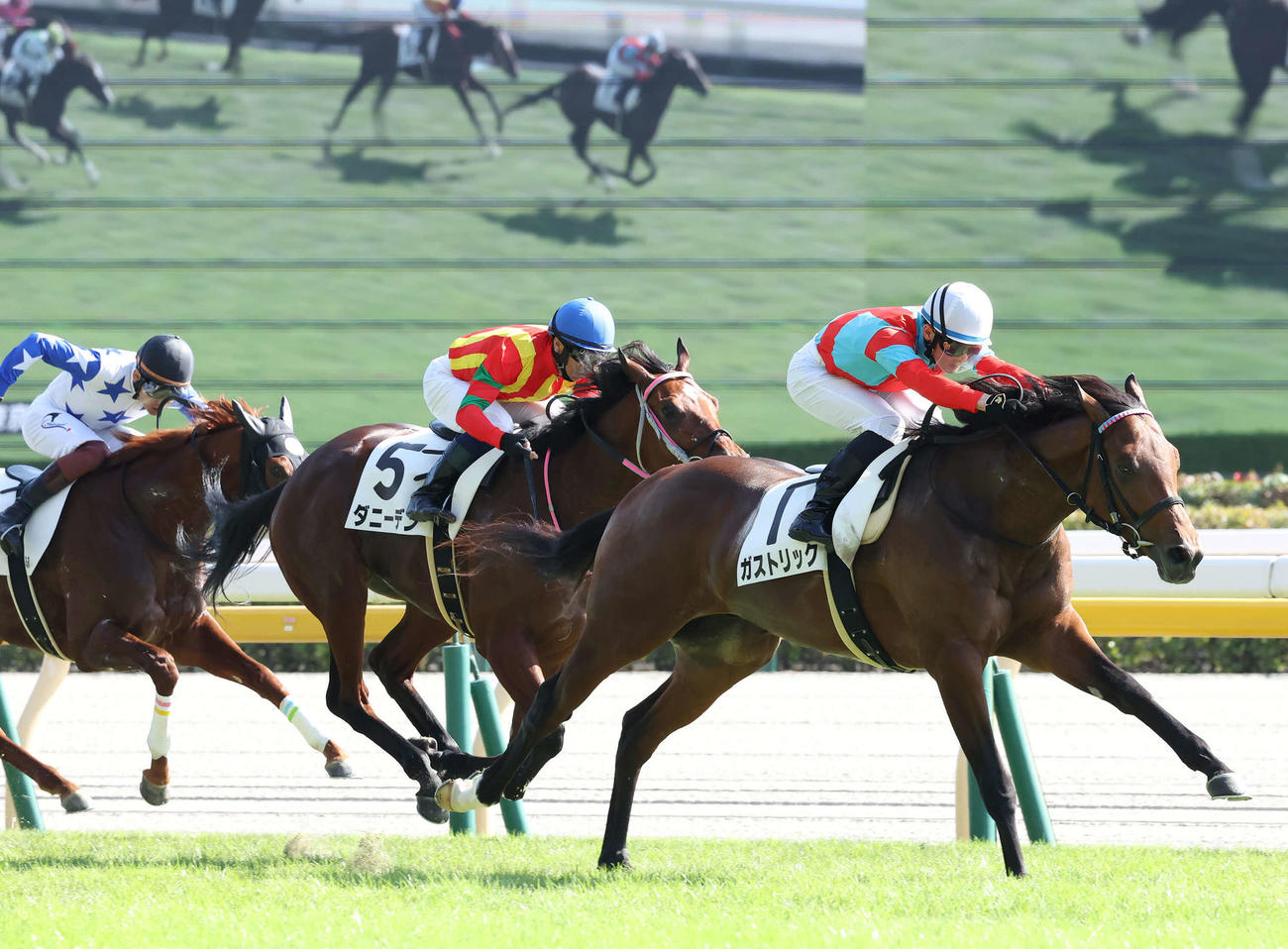 東京5R、豪快に差し切って2歳新馬戦を制したガストリックと永野騎手（右）（撮影・丹羽敏通）