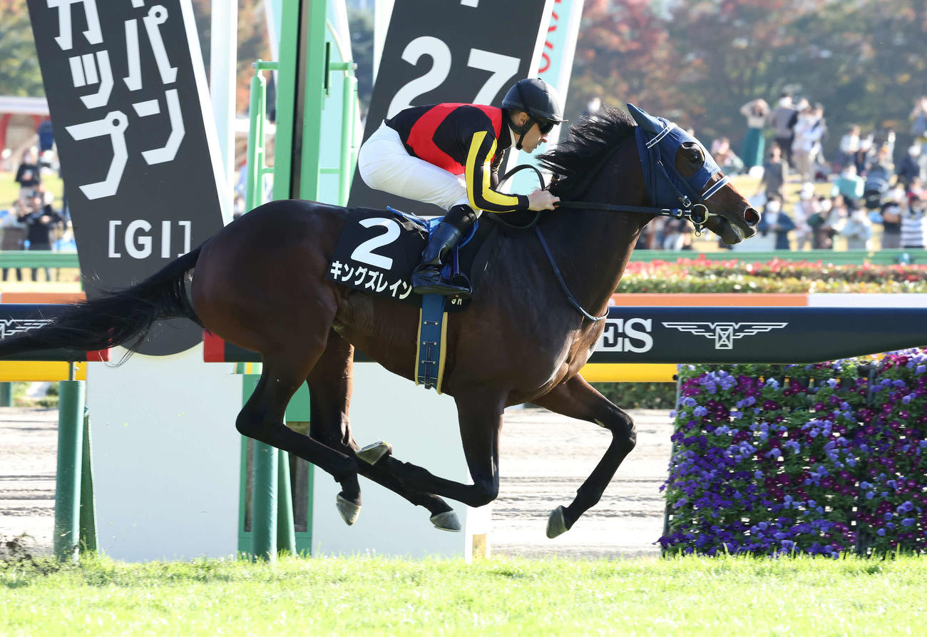 百日草特別を制したキングズレインとルメール騎手（撮影・丹羽敏通）