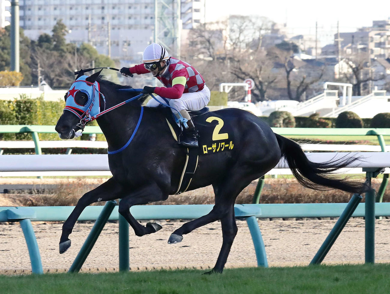 21年12月、ディセンバーSを快勝したローザノワールと田中勝騎手