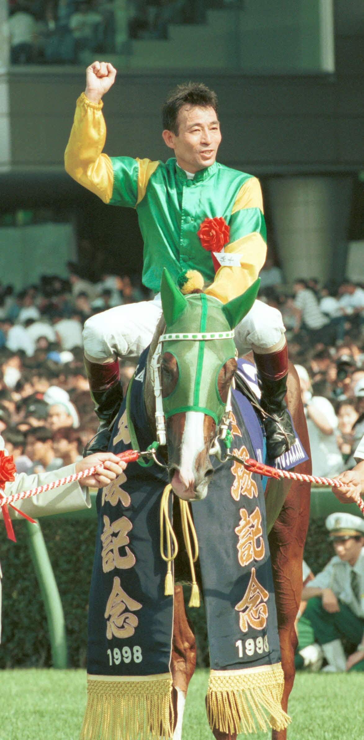 98年の宝塚記念を制したサイレンススズカはファンに愛された馬でした