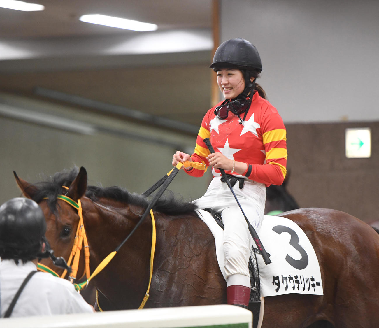 東京1Rで5着に敗れたタケウチリッキーと今村聖奈騎手（撮影・柴田隆二）