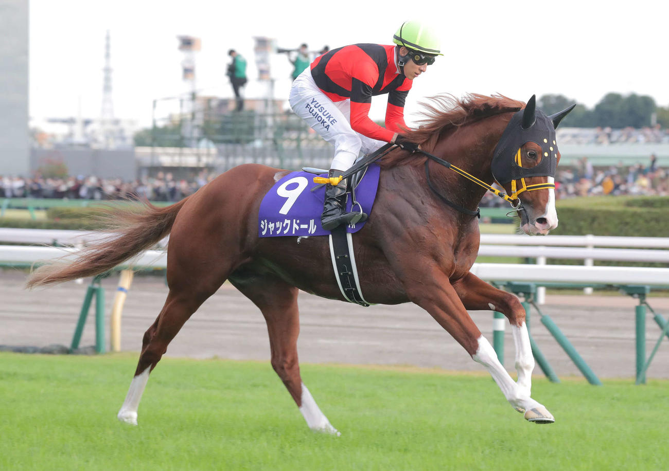 天皇賞・秋4着に敗れた出走したジャックドールと藤岡佑騎手（2022年10月30日撮影）