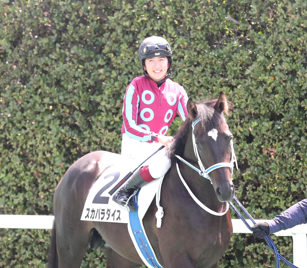 8月27日、新馬戦を制したスカパラダイスと今村聖奈騎手