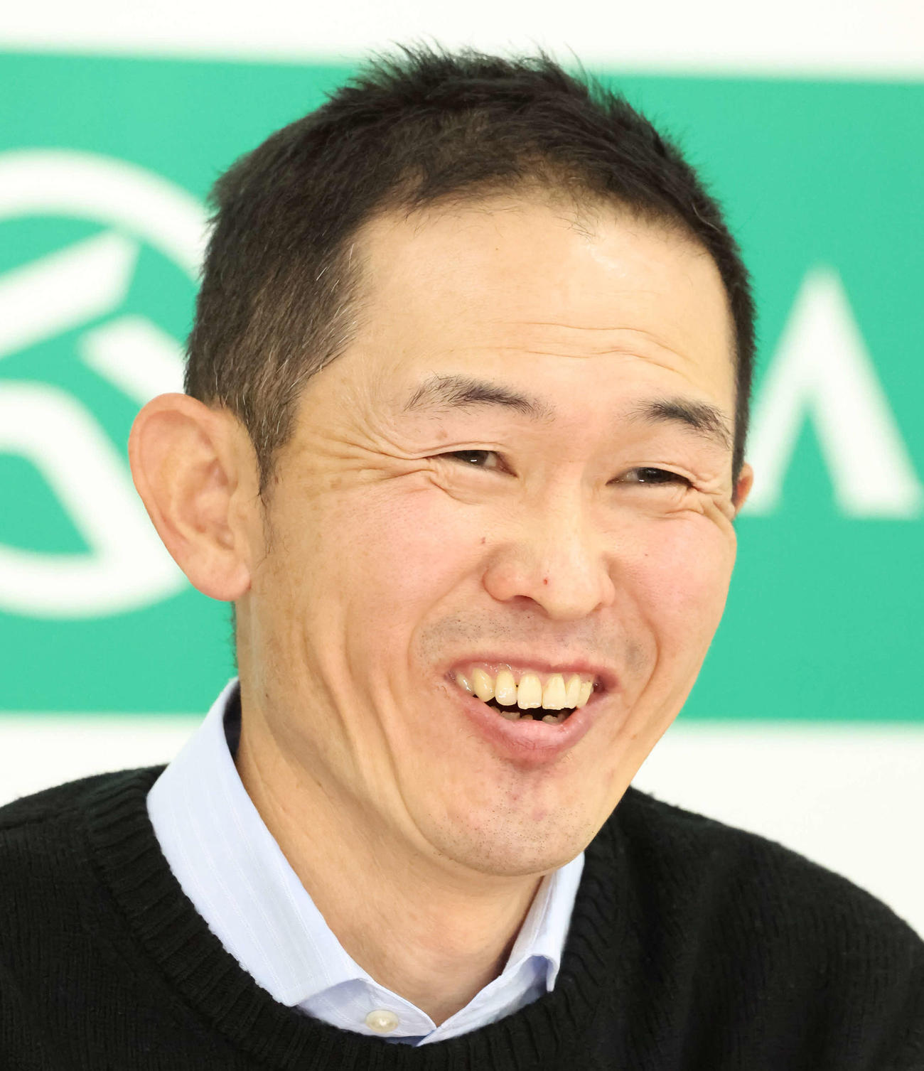 記者会見するイクイノックスを管理する木村師（撮影・丹羽敏通）
