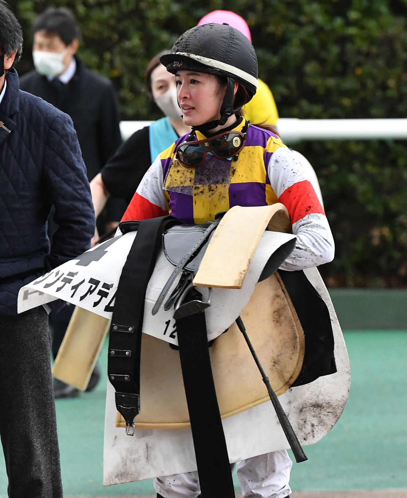 小倉12R、レースを終えて引き揚げる藤田菜七子騎手（撮影・岩下翔太）