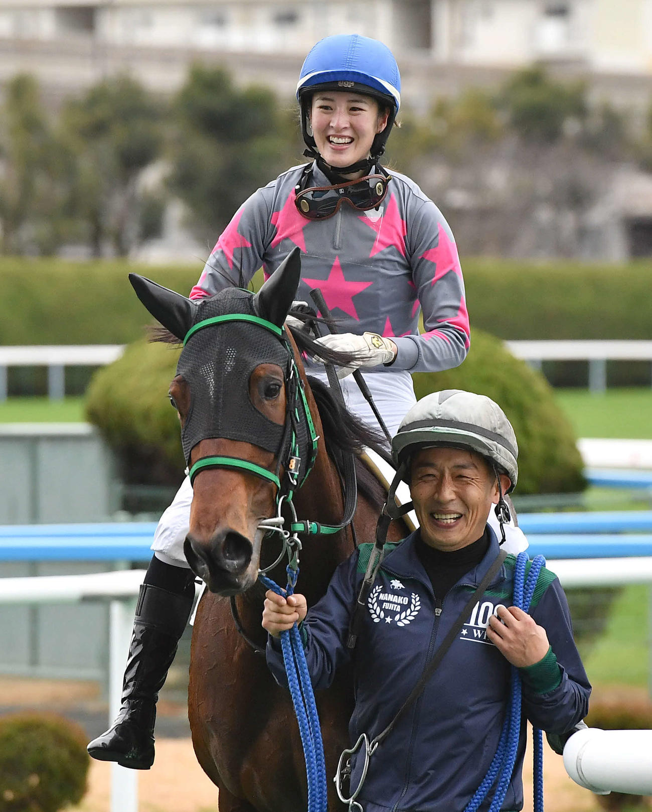 小倉2R、3歳未勝利をユカリプレリュードで制し、笑顔を見せる藤田菜七子騎手（撮影・岩下翔太）