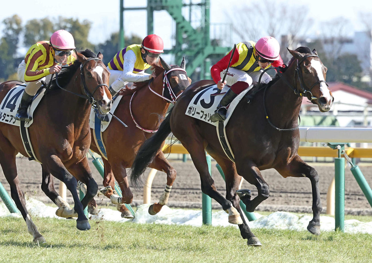 東京7R、3歳1勝クラスを制したポリーフォリアと横山武騎手（右）（撮影・丹羽敏通）