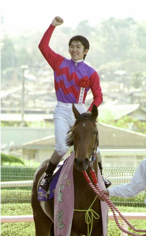 99年4月、桜花賞をプリモディーネで勝ち、G1初制覇を果たした福永祐一騎手