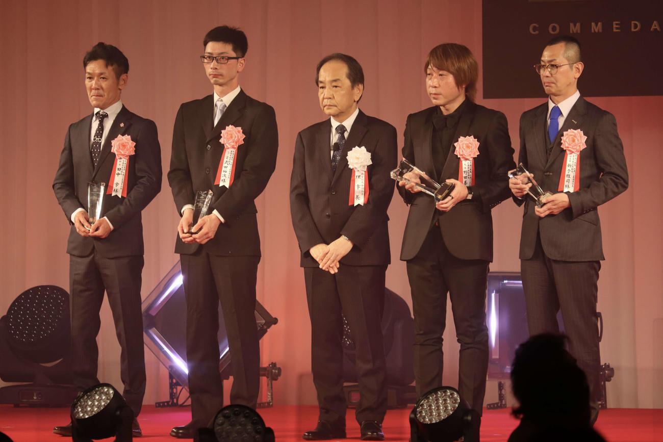 イグナイターの関係者。野田善己オーナー（右から2人目）、新子雅司調教師（右）