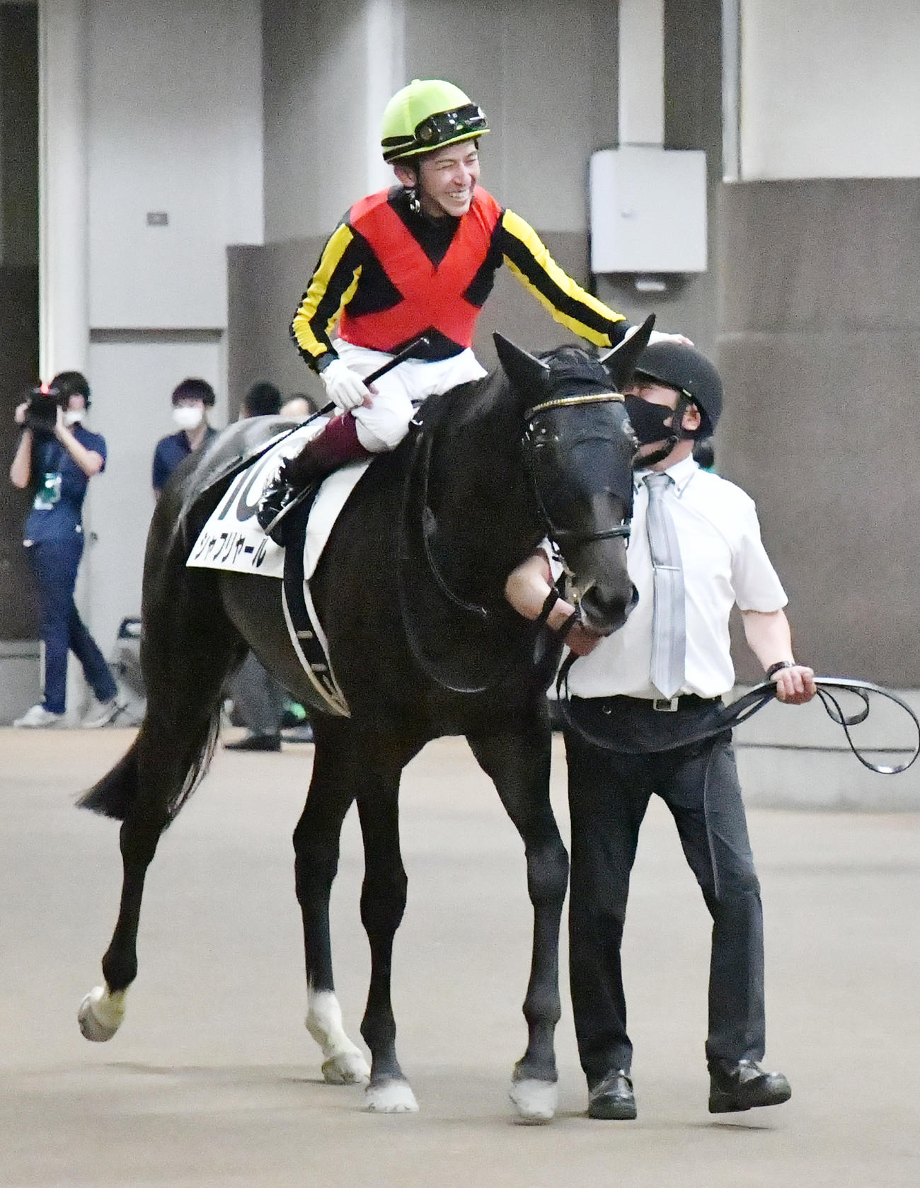シャフリヤールと福永祐一騎手（2021年5月30日撮影）
