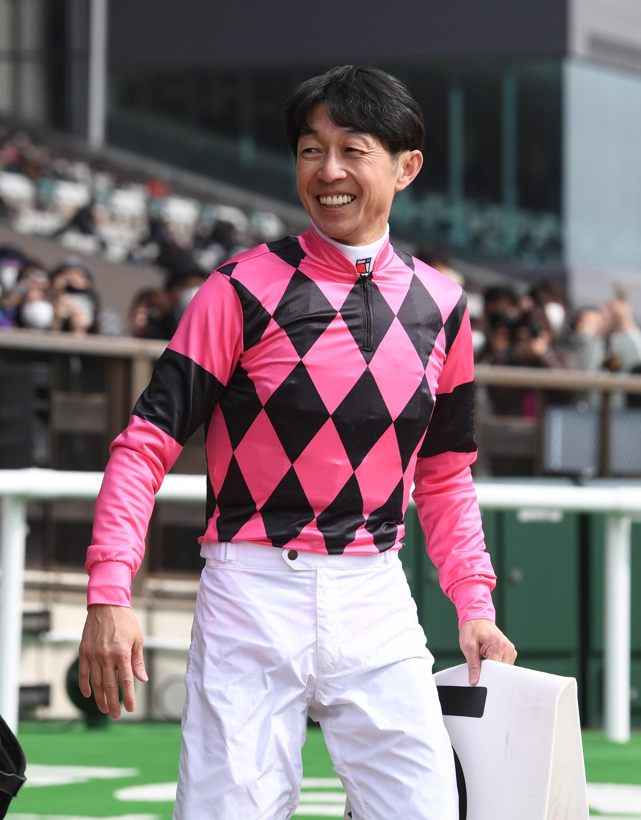 東京3Rを制したスマートフォルスの武豊騎手（撮影・柴田隆二）