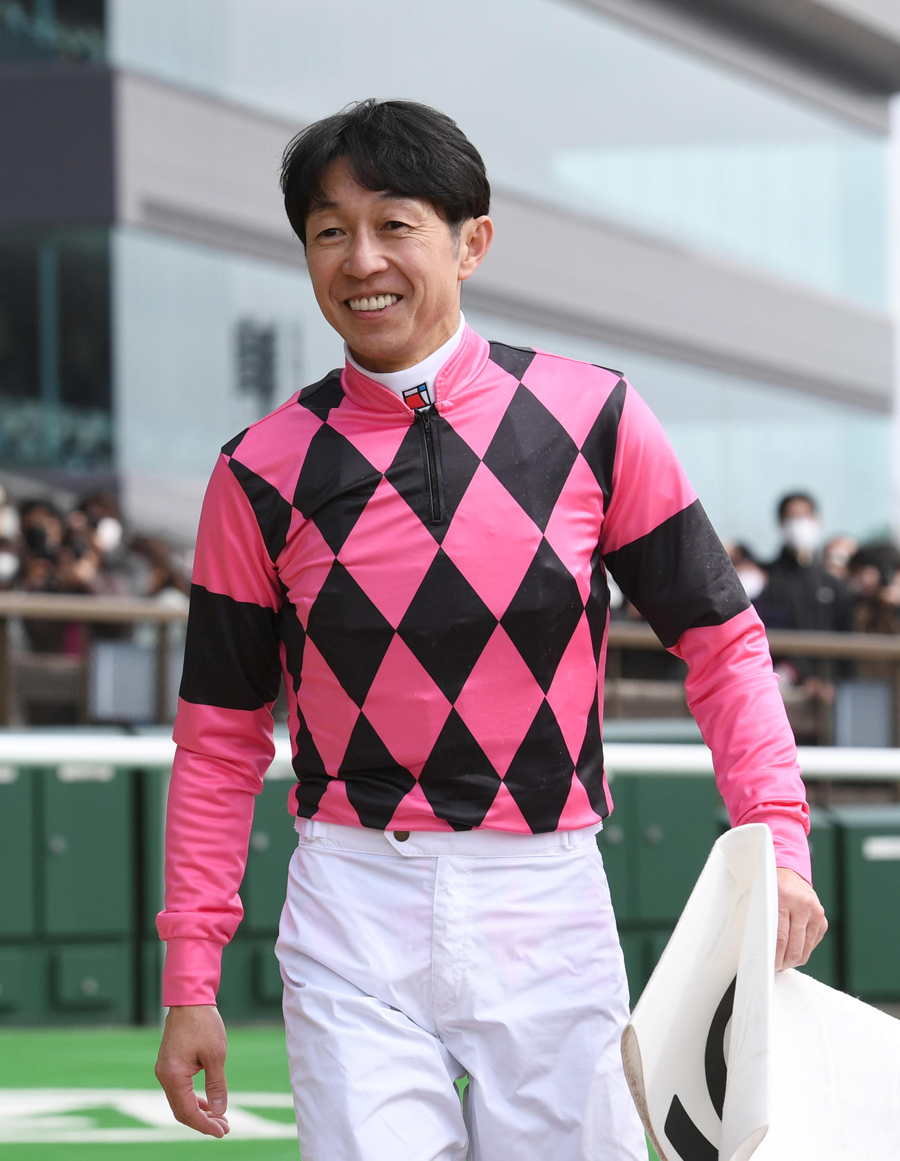 東京3Rを制したスマートフォルスの武豊騎手（撮影・柴田隆二）