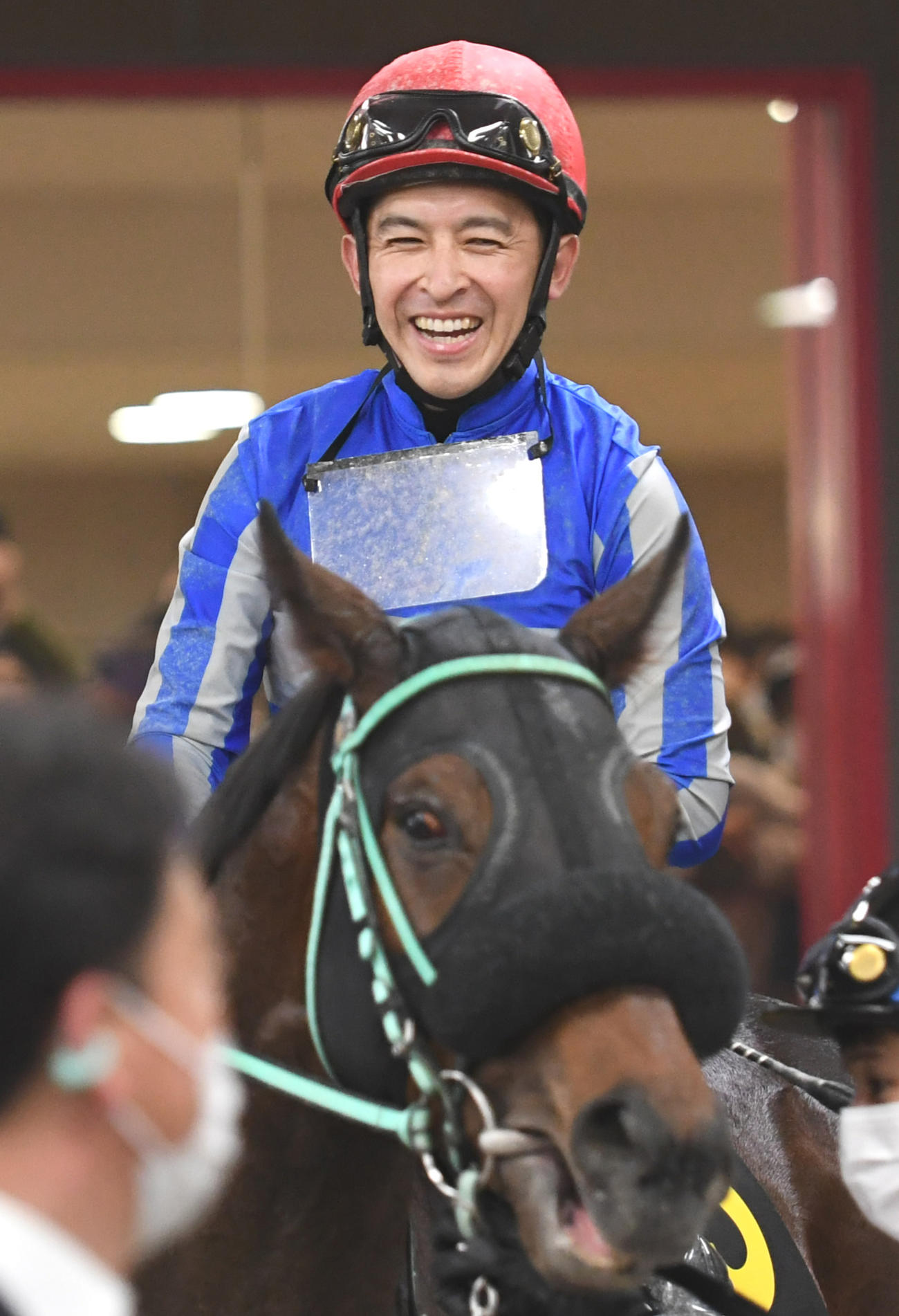 東京9R、ヒヤシンスSを制したペリエールと福永騎手（撮影・柴田隆二）