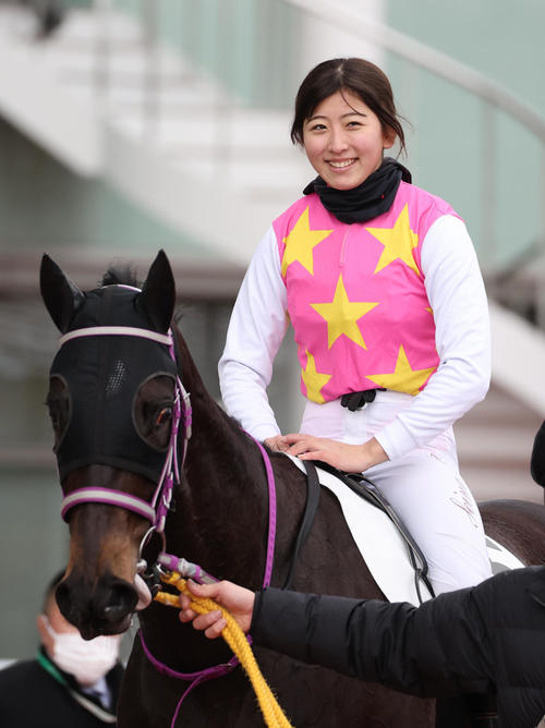 今村聖奈騎手、今年のJRA・10勝目「厩舎の方が丁寧に調整してくださっ