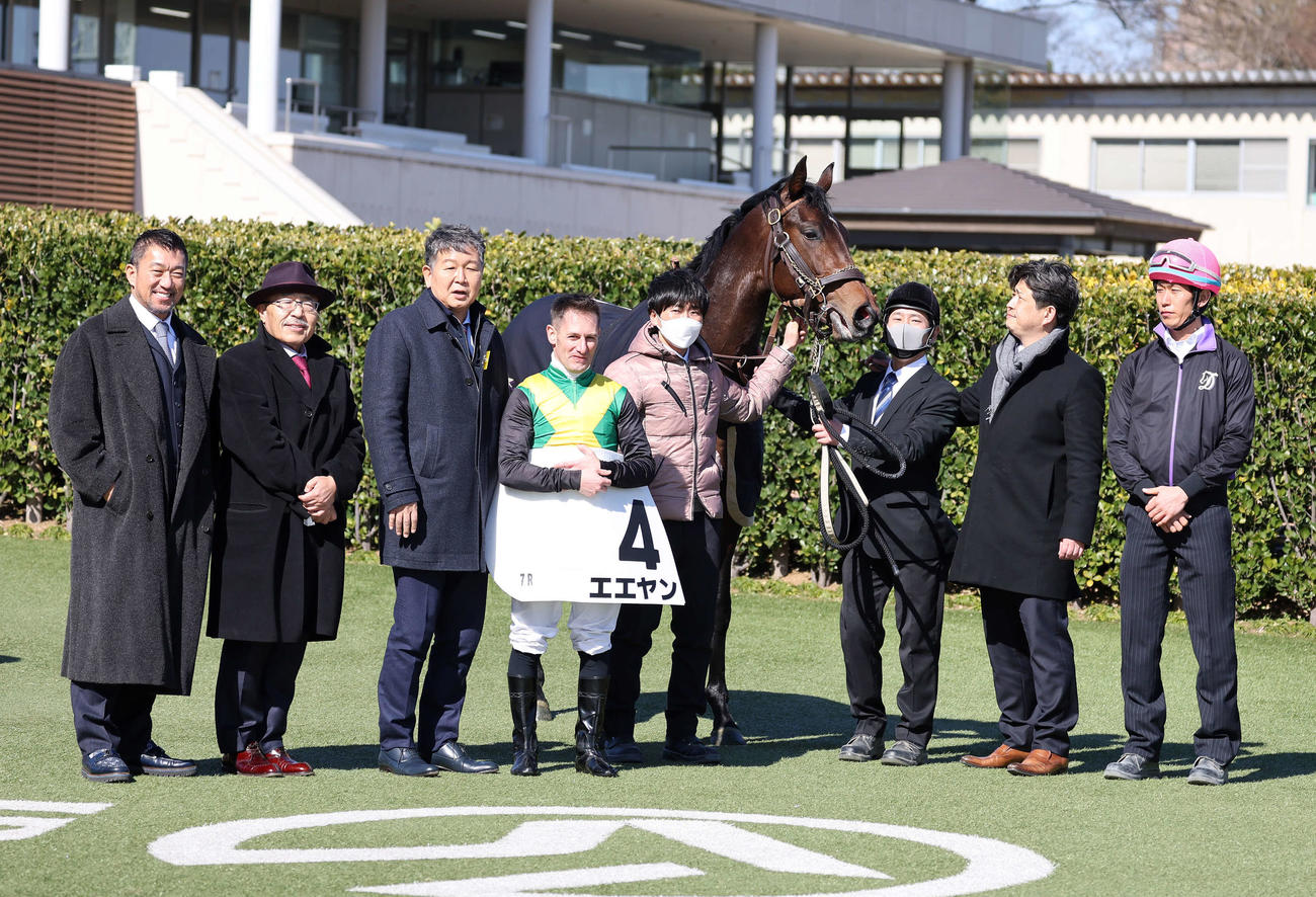 中山7R、3歳1勝クラスを制したエエヤンとM・デムーロ騎手（撮影・鈴木正人）