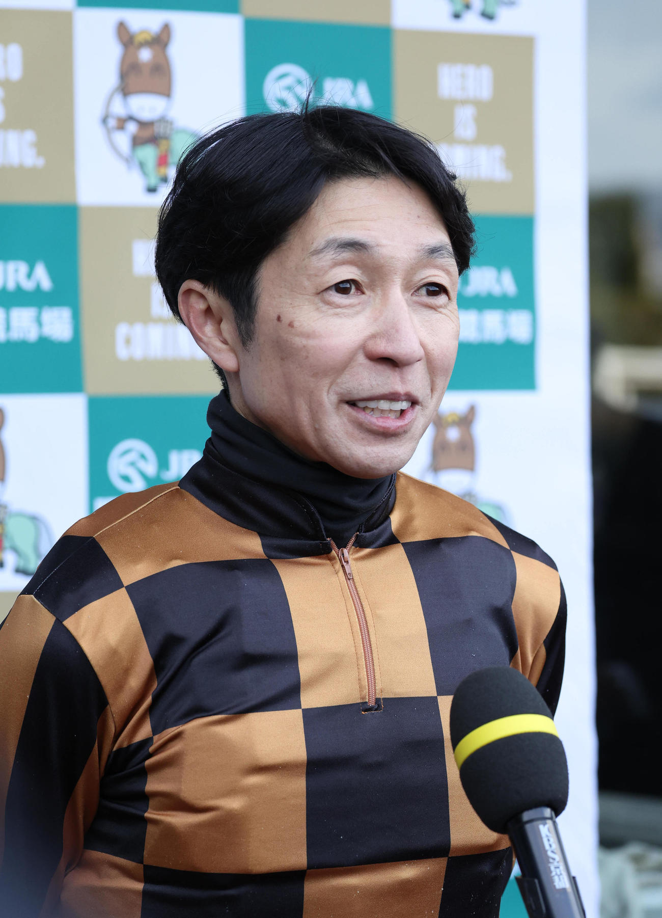 モズメイメイでチューリップ賞を制しインタビューに答える武豊騎手（撮影・白石智彦）