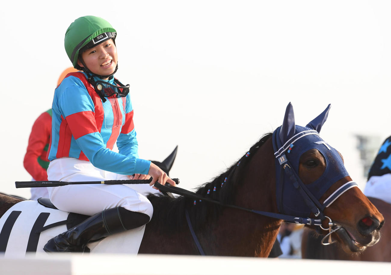 中山12Rで惜しくも2着の小林美駒騎手とヨール（撮影・柴田隆二）