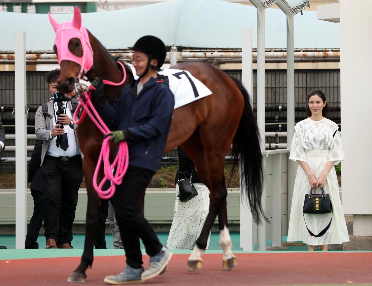自身が名付けたベラジオマナミをみる橋本マナミ